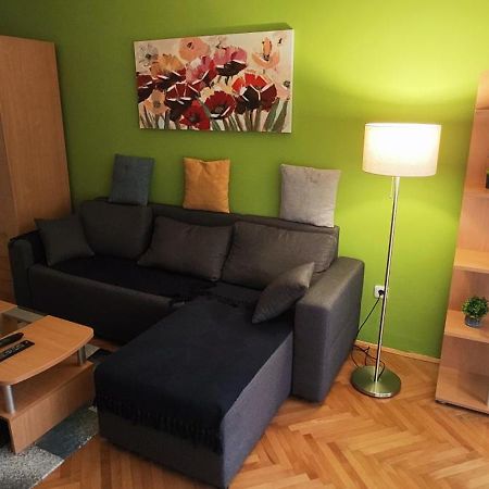 Boris Apartmani Kraljevo Luaran gambar