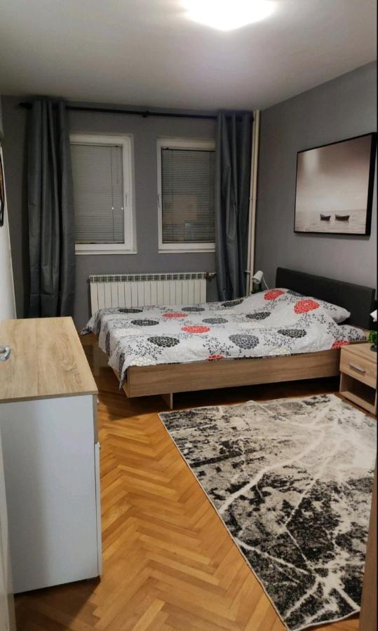 Boris Apartmani Kraljevo Luaran gambar